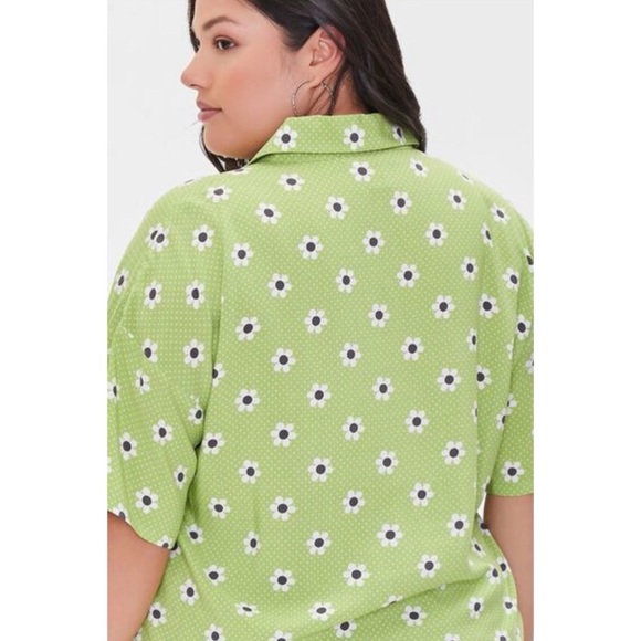 Cropped Daisy Button-up - Picture 4 of 5